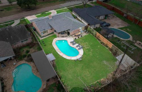 Rustic Modern Escape - 4BD-2BA with Pool & Patio - Foto 34