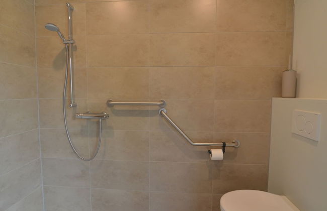 Wonderful Country House With Huge Garden - Photo 18