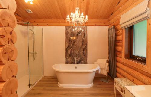 Wainstones Lodge 2 - Photo 13