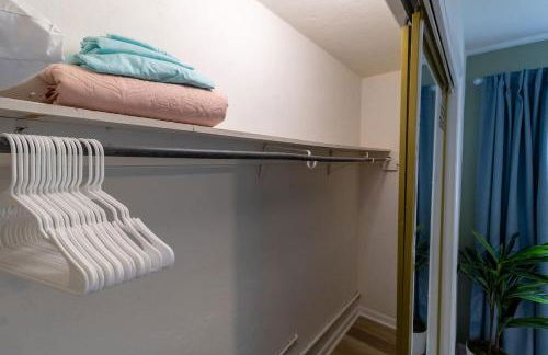 Stylish Condo min from UF & Shands Pets Welcome! - Photo 17