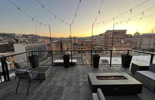 The Penthouse- Heart of OTR w/Rooftop Terrace - Foto 56
