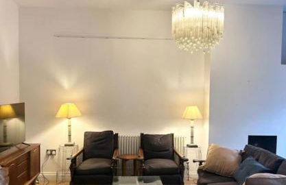 3 Bed Cottage - Sleeps 6 - Pets - Parking - Wifi - Foto 3