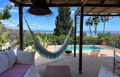 House with swimming pool and amazing sea and mountain views in Montgó, Denia - Photo 31