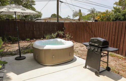 Mystic Haven - Hot Tub, BBQ Grill, Beaches, Pet Friendly - Foto 8