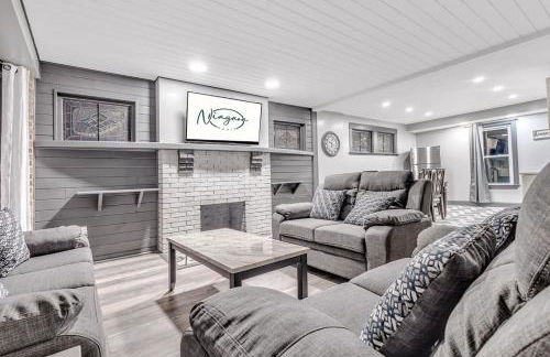 Renovated 6BR 2BA Minutes from Falls and Casino - Photo 12