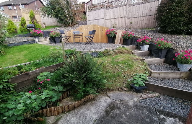 Lovely 2-bed Cottage in Pencarreg - Photo 13