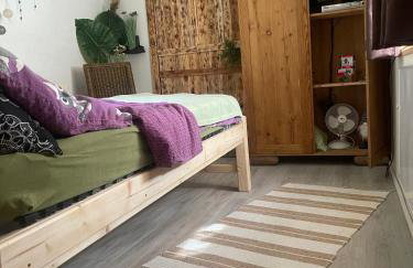 Hobbit Lounge - Photo 14