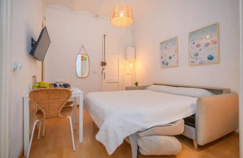 Playa a pie y a 15 minutos de Ramblas y Plaza Catalunya en metro - Foto 6