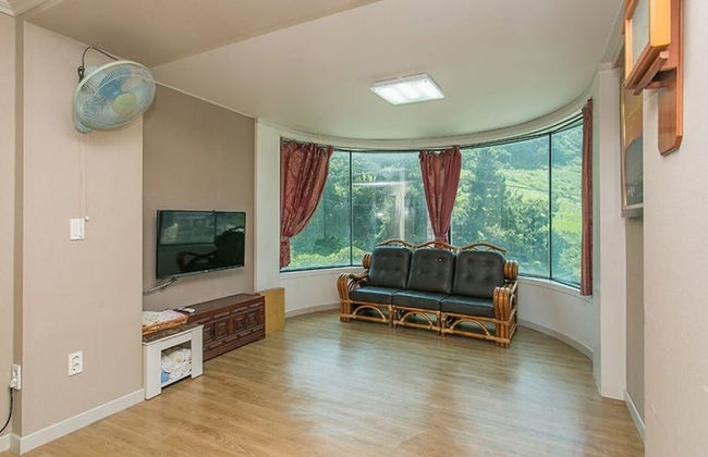 Byeonsan Dongguerami Pension - Photo 37