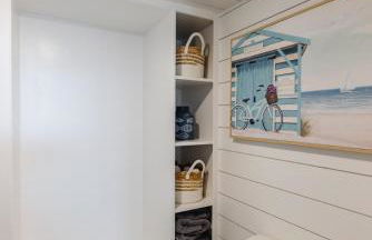 modern home with private hot tub - Foto 35