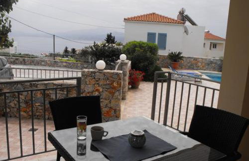 Christinas summer house with pool in Kefalas - Photo 47