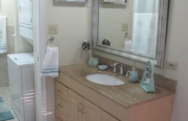 Fabulous one Bedroom in West Bay - Photo 12