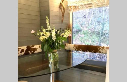 Mistletoe One Luxury Lodge with Hot Tub Windermere - Photo 13