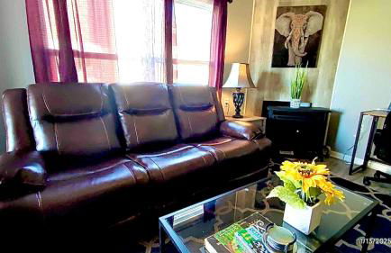 Perfect Combo of Charm & Comfort- 2Bedroom Home - Foto 2