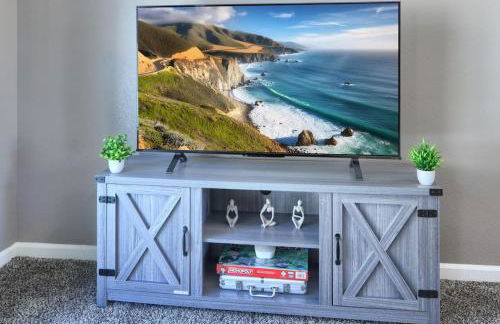 Yosemite Hilltop Gated Villa near Oakhurst, Bass Lake and Mariposa w EVCharger Hottub Grill and Awesome Views! - Foto 24