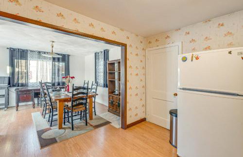 5 Mi to Dtwn Rockford Pet-Friendly Home with Yard! - Foto 12