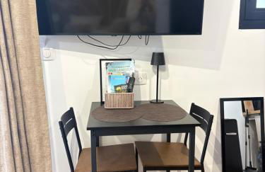 Le Chêne Doré Appartement romantique avec Jacuzzi Privé au cœur du centre touristique - Foto 10