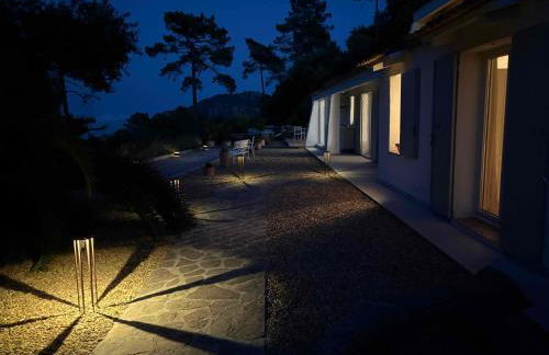 Villa Ormarine, vue exceptionnelle sur la baie de Cannes et le Mercantour - Foto 14
