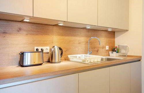 HJ 18 by ROCKCHAIR Apartments l SUPERHOST Status l Super Flat, 2 Bedrooms 2 Bathrooms Balcony Elevator welcomes you! - Foto 45