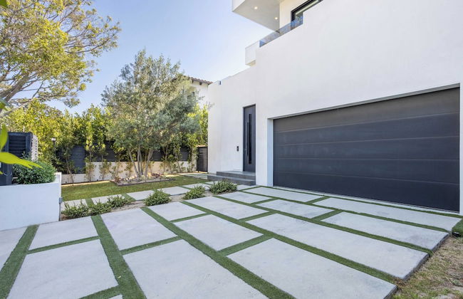 Luxe Weho Villa, Walk to Melrose Ave, Pool + Hot Tub North Vista by Avantstay - Photo 53