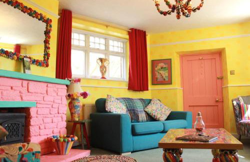 Historic Pike House with Beautiful Garden - Photo 5