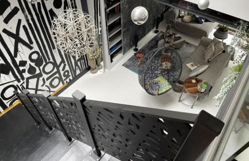 Artsy Retreat - Sleeps 6 Free Parking & Balcony - Photo 15