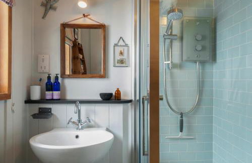 Little Kestrel Cabin - Photo 28