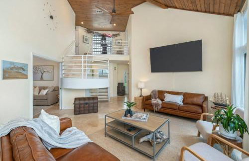 FEATURED ON HGTV'S MY LOTTERY DREAM HOME! Private dock, 15 minute boat ride to Crab Island, 20 minute drive to Destin, Pet Friendly - Foto 5