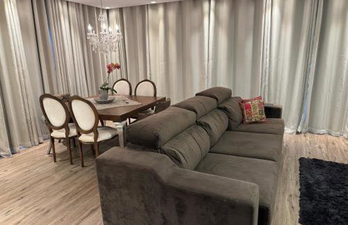 Luxuoso Apartamento no Centro de Gramado - Foto 1