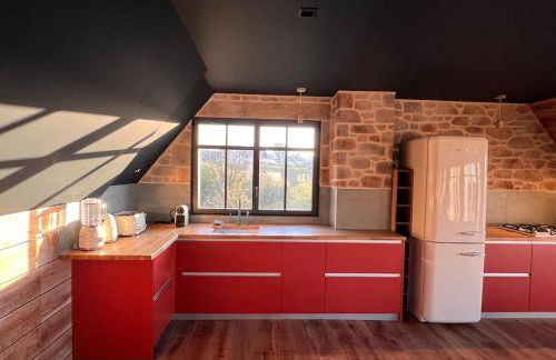 Ti an Aod Beachfront Stone Cottage Sleeps 10 OI Collection Rentals - Foto 2