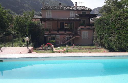 Villa Claudia indipendente con piscina ad uso esclusivo - Foto 1