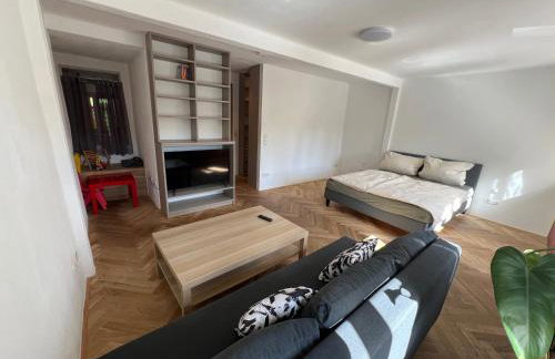 Lifestyle Wohnung mit Terrasse und Garten - Foto 2