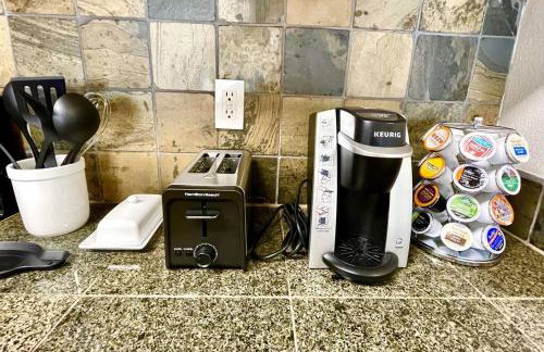 Casa Bella Homes - Top floor 2-BR 1 Bath Condo, Centrally located - Foto 17