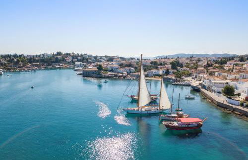 Mare Monte Luxury Suites - Photo 29