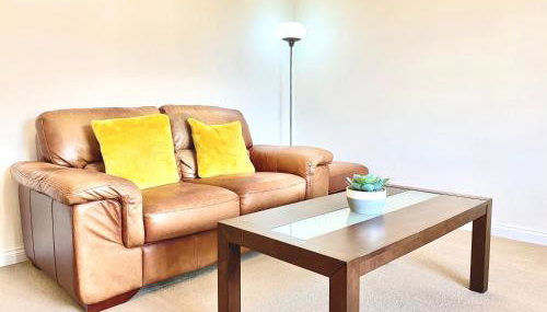 100 Thornhill Drive, Elgin - Photo 4