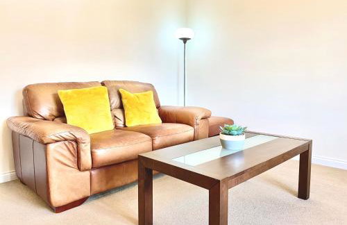 100 Thornhill Drive, Elgin - Photo 4