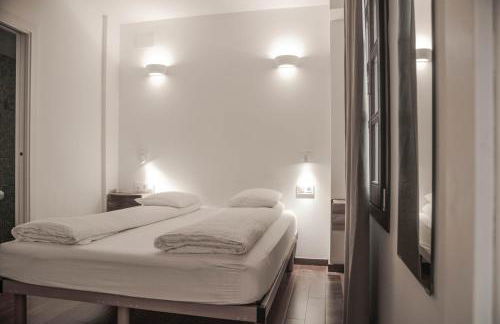 Barcelona Beach Apartments - Photo 22