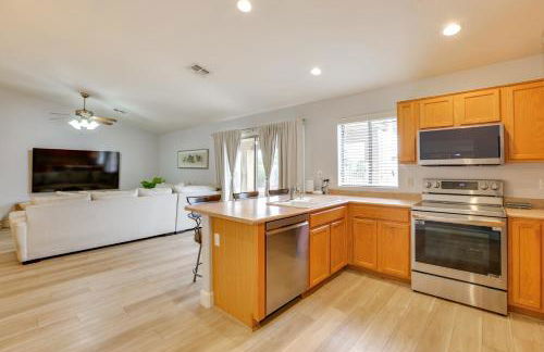 Spacious and Fenced Yard Pet-Friendly Surprise Home - Foto 7