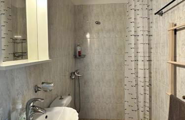 Comfortable Home - Photo 46