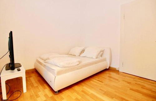 SPACIOUS for BIG GROUPS OKTOBERFEST / BAUMA - Photo 4