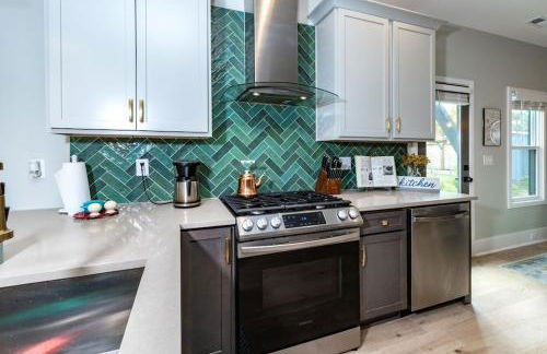 Heart of Brevard Hideaway - Walk/Bike to Downtown! - Foto 30