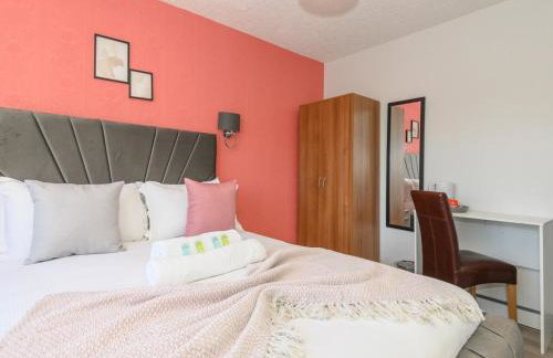 Lower Wortley 3 - Couples Haven with a Shared Kitchen - Pass the Keys - Photo 10