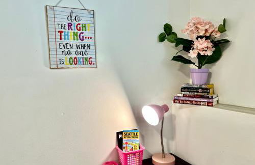 Private Room with Shared Bathroom on the 1st Floor 10 Minutes Walk to University of Washington - Foto 15