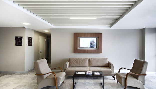 Check-in/check-out kiosk