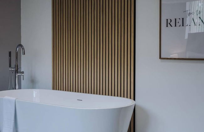 Host Apartments The Georgian Coach House 2 - Photo 40