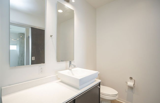 Unfurnished Condo | Amazing Layout with Balcony and In-building Storage Unit - Foto 19