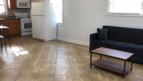 Private 2-bedroom house, free parking, 15-min walk to direct NYC Manhattan train, MetLife Stadium FIFA World Cup 30 minutes away - Foto 2