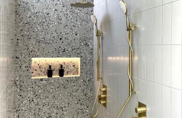 Beautiful old bank in Bakewell - Photo 5