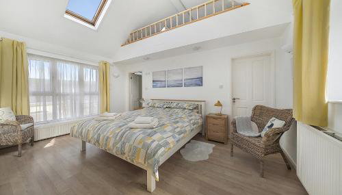 Stunning House Seconds from beach, Sleeps up to 12 - Foto 2