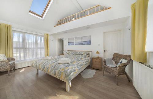 Stunning House Seconds from beach, Sleeps up to 12 - Foto 2